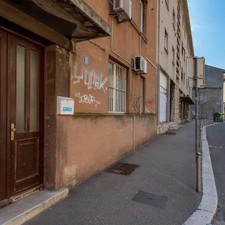 Beautiful Downtown * غييكا