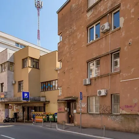 Beautiful Downtown Apartamento