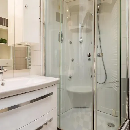 Beautiful Downtown غييكا