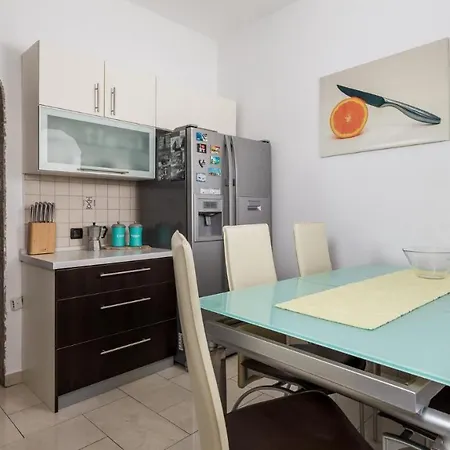 Beautiful Downtown Apartment