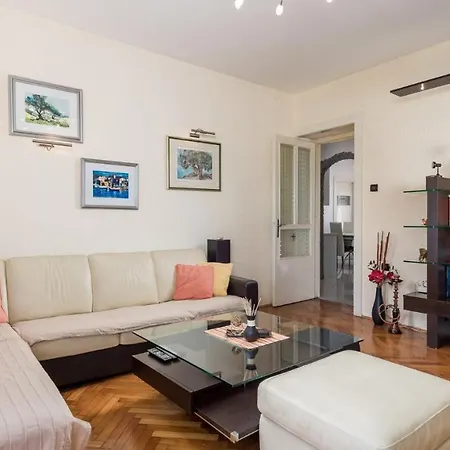Beautiful Downtown Apartment Rijeka
