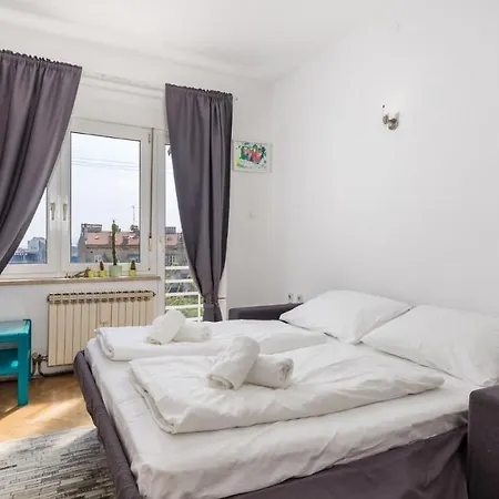 Beautiful Downtown Apartment *