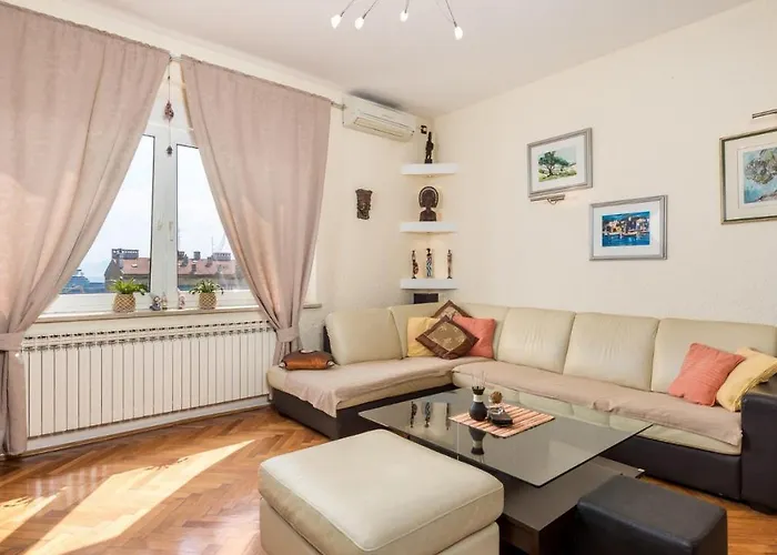 Διαμέρισμα Beautiful Downtown *